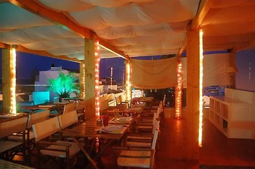 Inn Seventies Lagos Bed & Breakfast